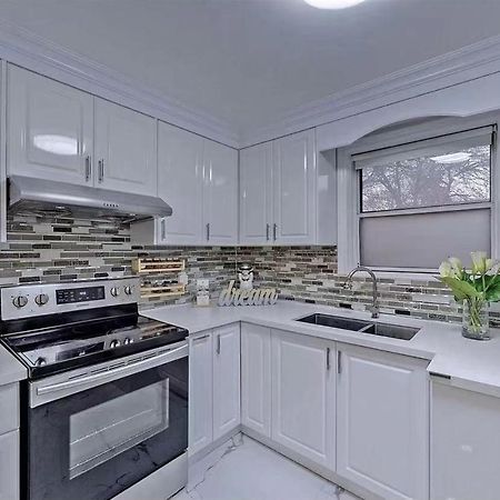 Cozy 3 Room Bungalow In Midtown Toronto Exteriör bild